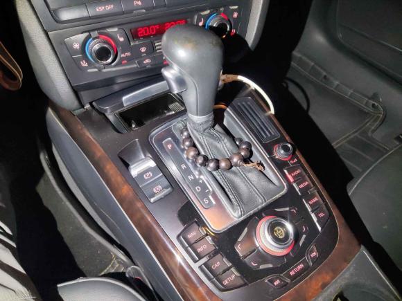 [西安·陕A] 二手奥迪奥迪A4L2010款 2.0 TFSI 技术型