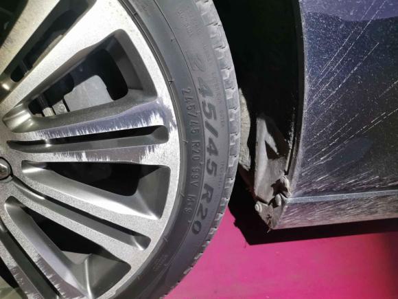 [广州·粤L] 二手克莱斯勒克莱斯勒300C2014款 3.0L 卓越版