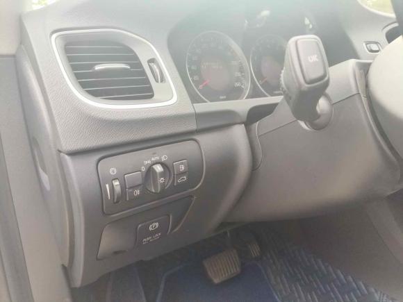 [无锡·苏B] 二手沃尔沃沃尔沃V602013款 T5 智雅版