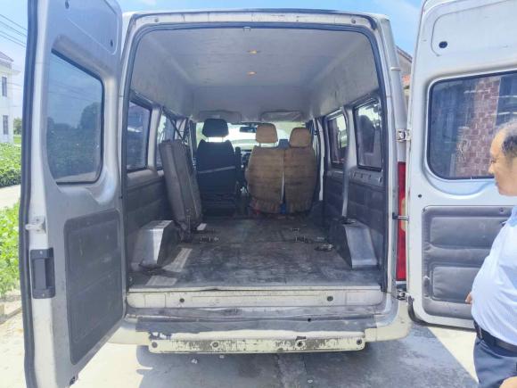 [南通·苏F] 二手福特新世代全顺2016款 2.2T短轴6座中顶多功能车