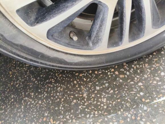 [无锡·苏B] 二手哈弗哈弗H12015款 1.5L AMT豪华型