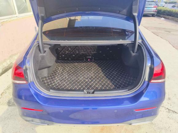 [南通·苏U] 二手奔驰奔驰A级2020款 改款 A 200 L 运动轿车时尚型