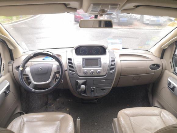 [合肥·皖A] 二手上汽大通MAXUS上汽大通MAXUS V802011款 2.5T 短轴中顶尊杰版