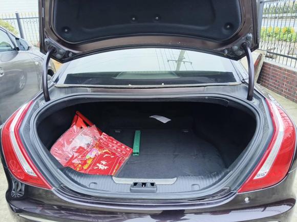 [南通·苏A] 二手捷豹捷豹XJ2014款 XJL 2.0T 两驱典雅商务版