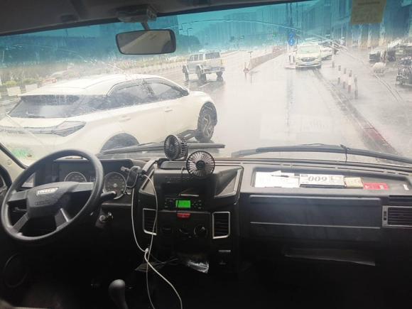 [上海·沪J] 二手依维柯依维柯得意2017款 2.5T A35客车5-7座47Z5