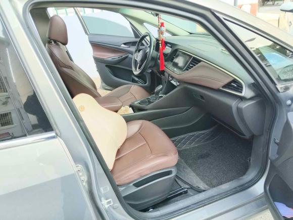 [上海·苏E] 二手别克别克GL62018款 18T 6座尊贵型