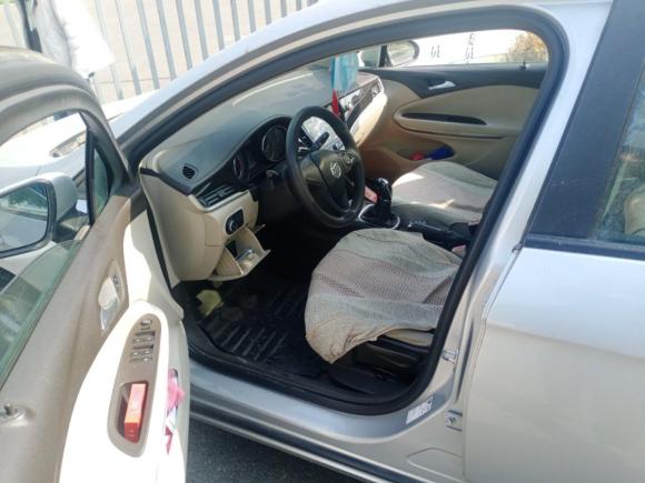 [上海·川Y] 二手别克威朗2015款 三厢 15S 手动进取型