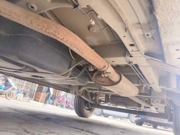 [南京·苏A] 二手上汽大通MAXUS新途V802019款 2.5T经典款6挡手动傲运通改款短轴中顶5/6座