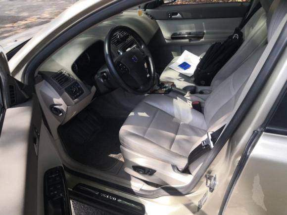 [上海·沪E] 二手沃尔沃沃尔沃S402006款 2.4i