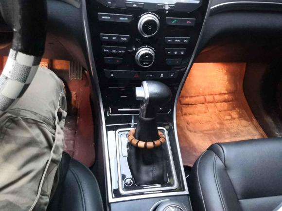 [西安·陕A] 二手哈弗哈弗H22016款 红标 1.5T 自动两驱尊贵型