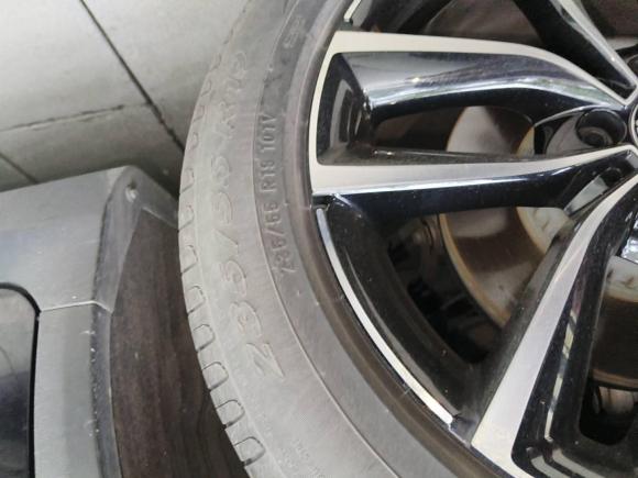 [南京·苏A] 二手奔驰奔驰GLC2020款 改款 GLC 260 L 4MATIC 豪华型