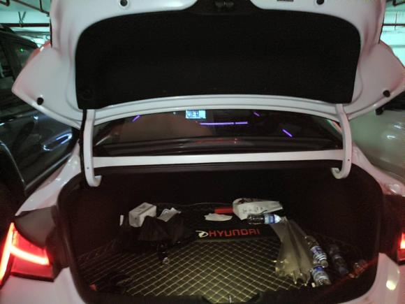 [杭州·浙F] 二手现代伊兰特2021款 1.5L CVT LUX尊贵版