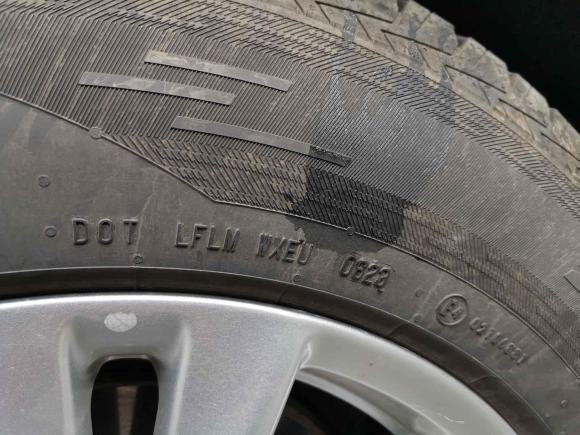 [广州·粤A] 二手凯迪拉克凯迪拉克XT62020款 28T 七座四驱风尚型