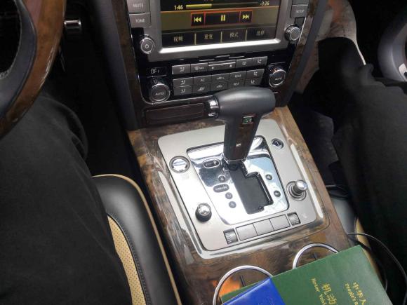 [合肥·皖A] 二手大众辉腾2011款 3.6L V6 4座加长Individual版