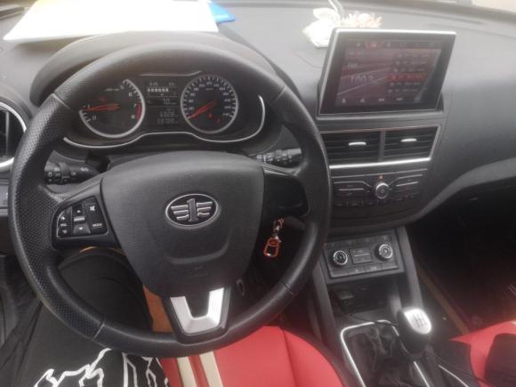 [成都·川A] 二手奔腾奔腾X402017款 1.6L 手动豪华型