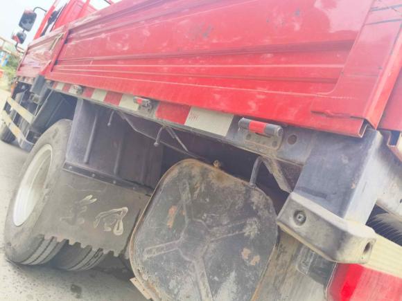 [成都·川G] 二手五十铃翼放2023款 EM7 2.5T 单排栏板