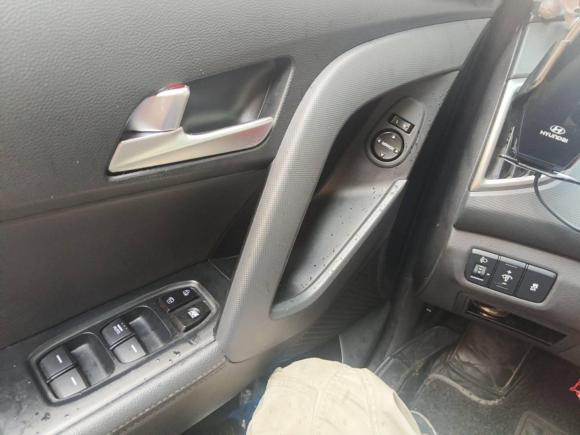 [深圳·粤B] 二手现代北京现代ix252015款 1.6L 自动两驱智能型GLS