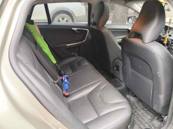 [西安·浙A] 二手沃尔沃沃尔沃V602015款 T5 智逸版