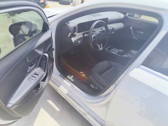 [西安·陕U] 二手奔驰奔驰A级2020款 改款二 A 180 L 运动轿车