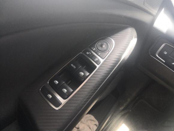 [金华·浙G] 二手比亚迪元新能源2018款 EV360 智联尚酷型