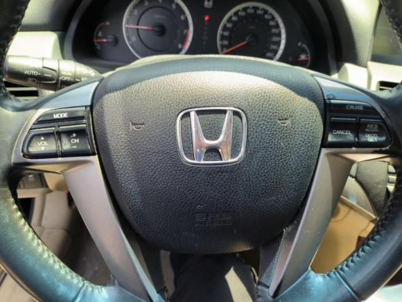 [上海·沪L] 二手本田雅阁2011款 2.4L EX