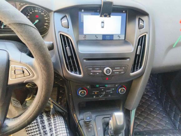 [上海·沪C] 二手福特福克斯2015款 三厢 EcoBoost 180 自动精英型