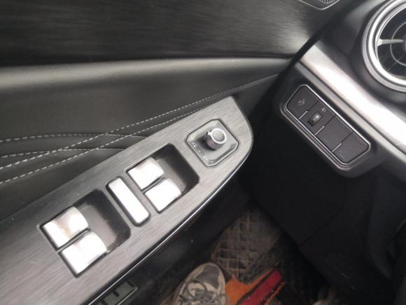 [成都·川A] 二手魏牌魏牌 VV52020款 1.5T 两驱颜先锋