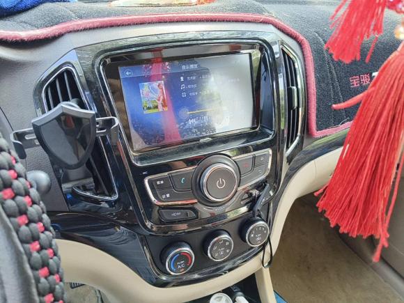 [上海·皖A] 二手宝骏宝骏7302015款 1.8L 手动舒适ESP版 7座