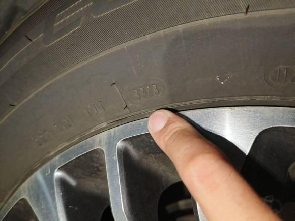 [上海·皖A] 二手吉利汽车远景X62016款 1.3T CVT旗舰型