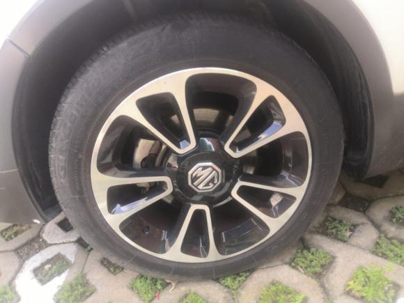 [深圳·粤L] 二手名爵MG 3SW2015款 1.5L AMT精英型