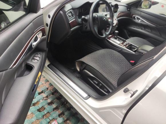 [武汉·鄂W] 二手英菲尼迪英菲尼迪Q702015款 Q70L 2.5L 悦享版