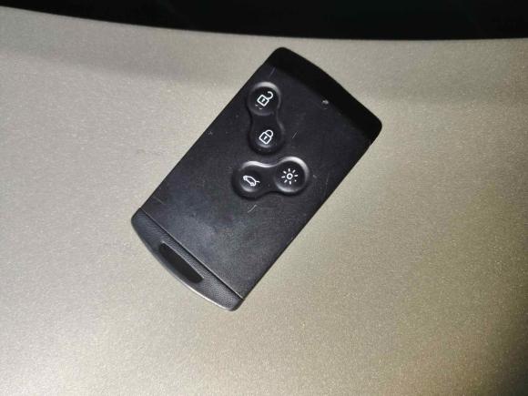 [上海·沪A] 二手雷诺科雷傲2014款 2.5L 两驱舒适版