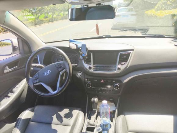 [苏州·苏U] 二手现代途胜2015款 1.6T 双离合两驱智能型