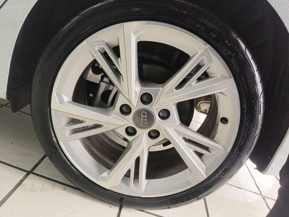 [济南·鲁A] 二手奥迪奥迪A32021款 A3L Limousine 35 TFSI 时尚致雅型