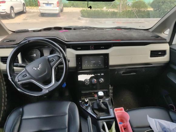 [济南·鲁A] 二手五菱汽车五菱宏光PLUS2019款 1.5T 手动豪华型 7座