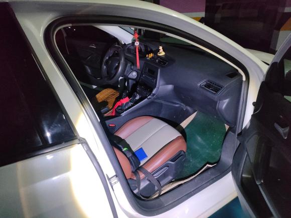 [成都·川A] 二手标致标致3082018款 1.6L 手动时尚版