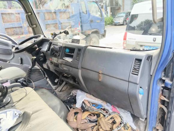 [佛山·粤A] 二手金杯金杯金卡S22024款 1.6L 手动单排3.05米货厢后单轮舒享型SWJ16