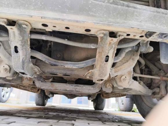 [南昌·赣A] 二手江铃驭胜S3502013款 2.4T 手动两驱柴油豪华版5座