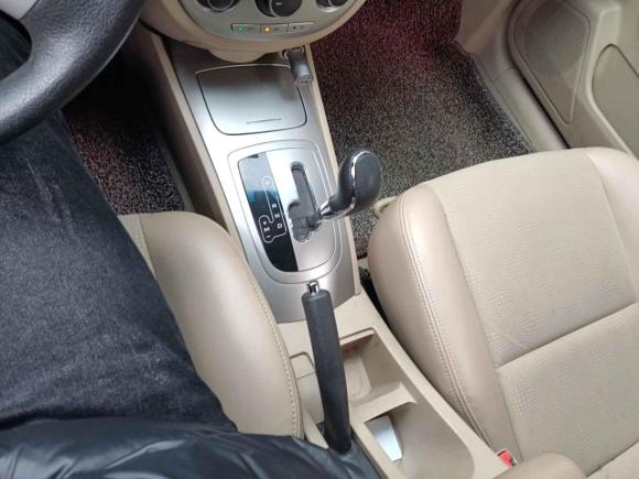 [无锡·苏B] 二手别克凯越2013款 1.5L 自动经典型