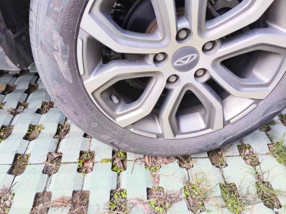 [合肥·陕E] 二手奇瑞瑞虎3x2017款 1.5L 手动时尚版