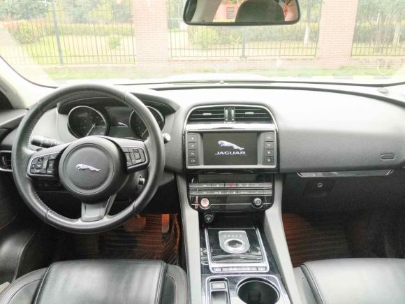 [南京·苏A] 二手捷豹捷豹F-PACE2016款 2.0T 两驱都市尊享版