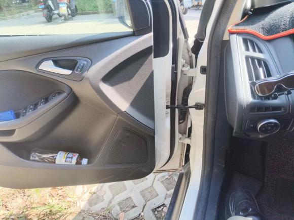 [上海·皖A] 二手福特福克斯2018款 两厢经典 1.6L 自动舒适型智行版