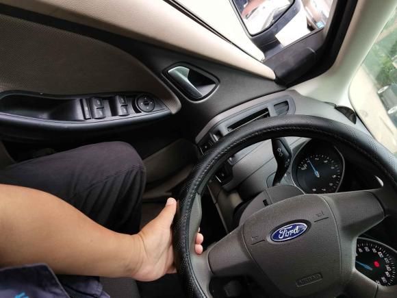 [上海·沪A] 二手福特福克斯2012款 三厢 1.6L 手动舒适型