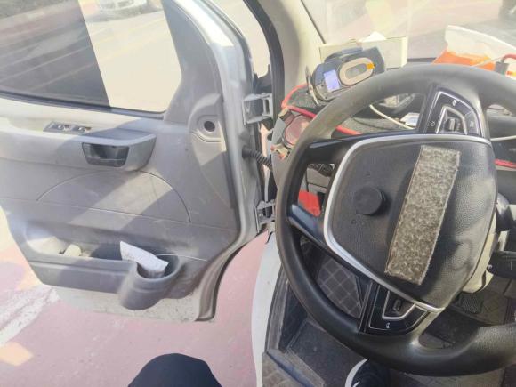 [济南·鲁A] 二手上汽大通MAXUS新途V802020款 2.5T AMT经典城配王短轴超低顶2/3座