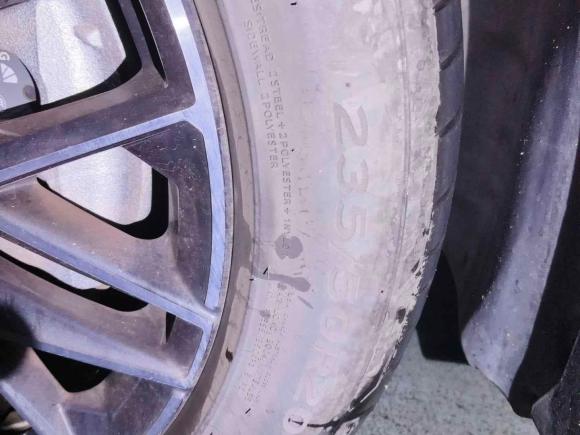 [上海·沪A] 二手奥迪奥迪Q5 e-tron2022款 40 e-tron 星耀型 机甲套装