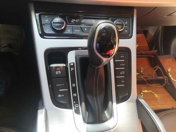 [广州·粤M] 二手吉利汽车博越2016款 1.8TD 自动智尊型