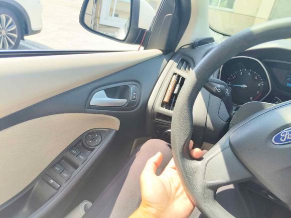 [苏州·苏E] 二手福特福克斯2017款 三厢 1.6L 手动舒适型智行版