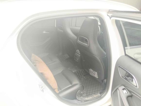 [深圳·粤B] 二手奔驰奔驰GLA2016款 GLA 220 4MATIC 时尚型