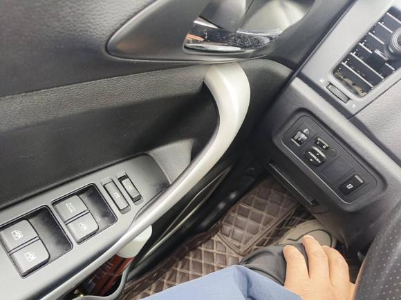 [上海·鲁M] 二手长安长安CS352016款 1.6L 手动豪华型 国IV