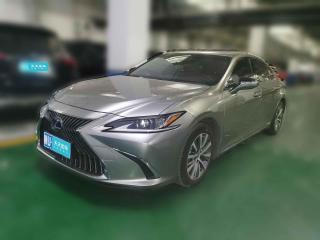 雷克萨斯雷克萨斯ES2020款 300h 卓越版
